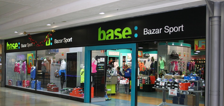 Base pone rumbo a las cincuenta tiendas en Canarias y abre en Tenerife
