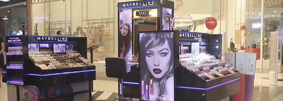 L’Oréal da un paso atrás en China con Maybelline y cierra todas sus tiendas