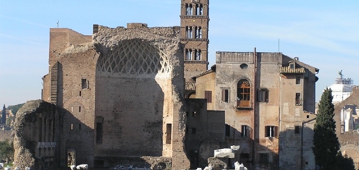 Fendi &lsquo;restaura&rsquo; la Roma cl&aacute;sica