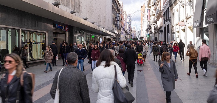 Imagen recurso de la calle Preciados de Madrid. Los extranjeros impulsan el crecimiento de la población española, hasta 47,1 millones
