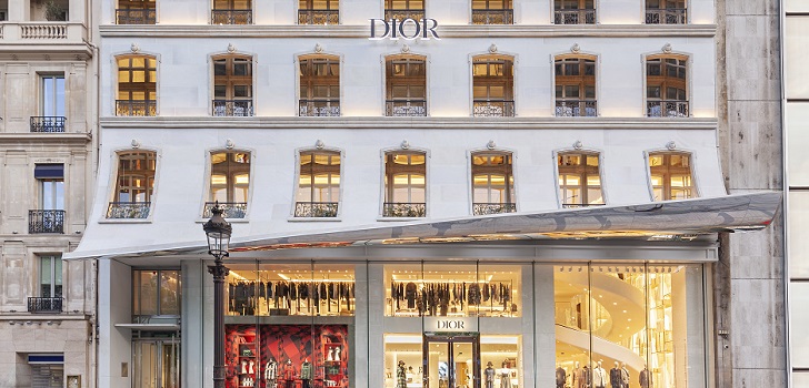 La moda vuelve a los Campos Elíseos: Dior y Chanel abren nuevas tiendas