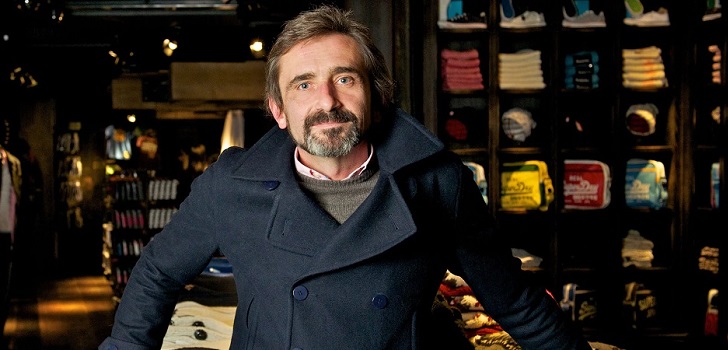 Jualien Dunkerton Superdry encoge sus ventas un 11,3% en el primer semestre tras el regreso de su fundador