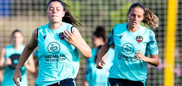 Germaine de Capucinni marca goles