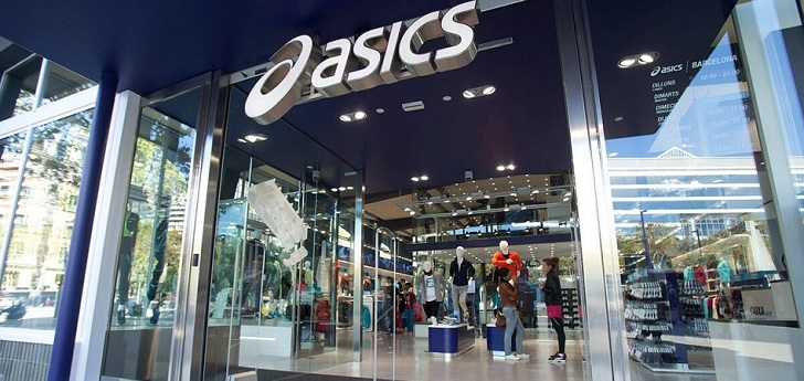 Asics dispara sus ventas un 43% en el segundo trimestre y regresa a beneficios
