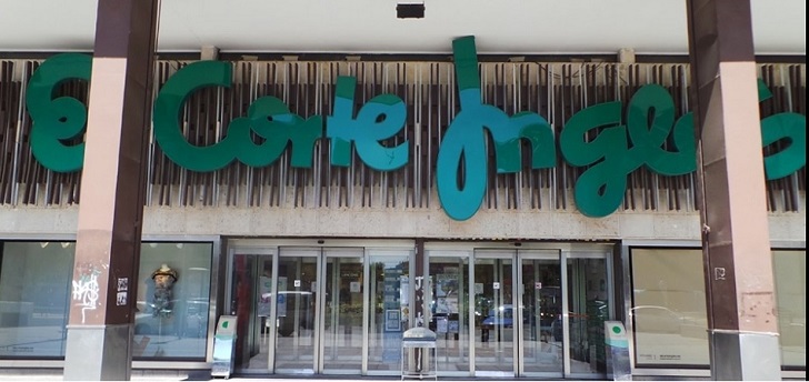 Letrero El Corte Inglés El Corte Inglés avanza en su diversificación y constituye la sociedad Logística Avanzada