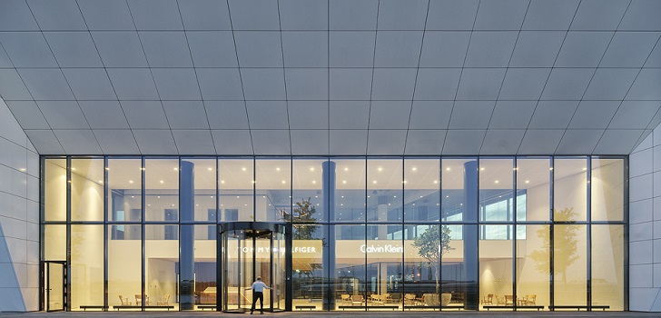 PVH crece un 2% en el primer trimestre y reduce previsiones por la guerra 