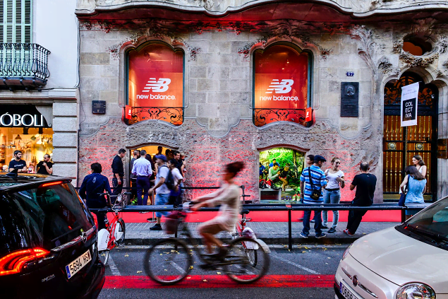 New Balance releva a Custo con un 'flagship' en el corazón de alcanza cinco tiendas en España Modaes