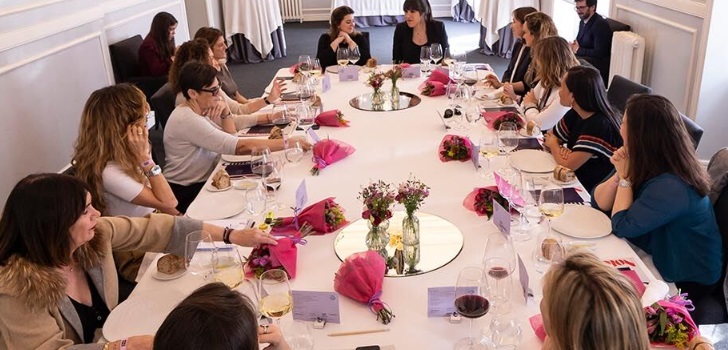 Comida del Business Women Empowerment Redefinir el feminismo para encontrar la igualdad y el liderazgo