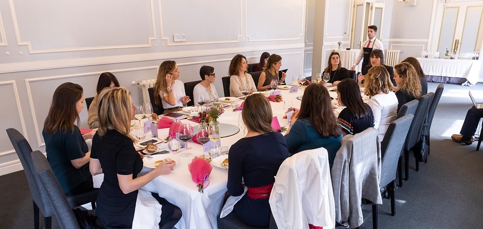 Comida del proyecto Business Woman Empowerment Redefinir el feminismo para encontrar la igualdad y el liderazgo