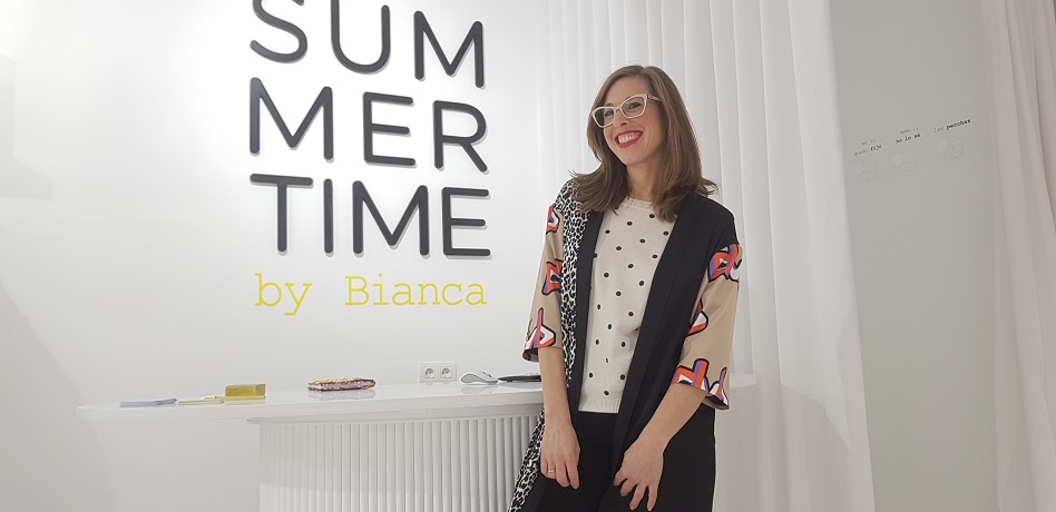 Bianca Mahnken, fundadora de Summertime by Bianca. Mahnkem arrancó el proyecto junto con Óscar Robre con una inversión de 40.000 euros