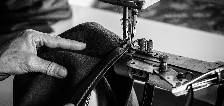 Boinas El&oacute;segui, abrigando cabezas de civiles y militares