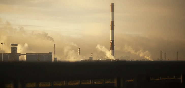 Chimenea industrial La industria española de la moda, más verde: las emisiones de CO2 caen un 33% en diez años