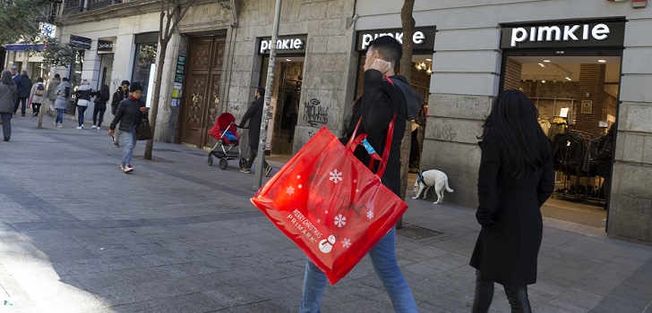 El Banco de España alerta de “cierto debilitamiento” del consumo por las subidas de precios