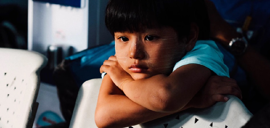 Niña asiática https://images.unsplash.com/photo-1473091577407-bf8bbc9aa564?ixlib=rb-1.2.1&ixid=eyJhcHBfaWQiOjEyMDd9&auto=format&fit=crop&w=1050&q=80