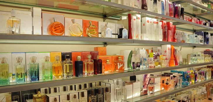 Lineal de perfumería La perfumería firma el nuevo convenio y acuerda una subida salarial del 1,6% este año