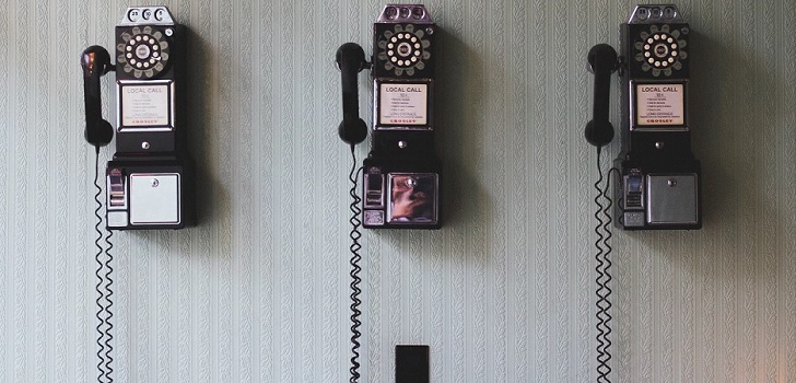 Los límites de la atención al cliente en la era digital: ocho de cada diez usuarios recurren a la asistencia telefónica
