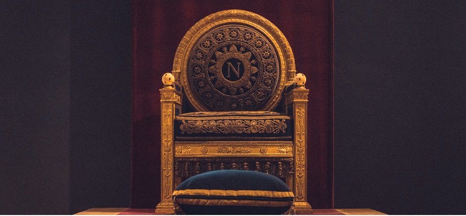 Kering frente a LVMH: &lsquo;it bags&rsquo; e &lsquo;influencers&rsquo; contra &lsquo;heritage&rsquo; y tama&ntilde;o