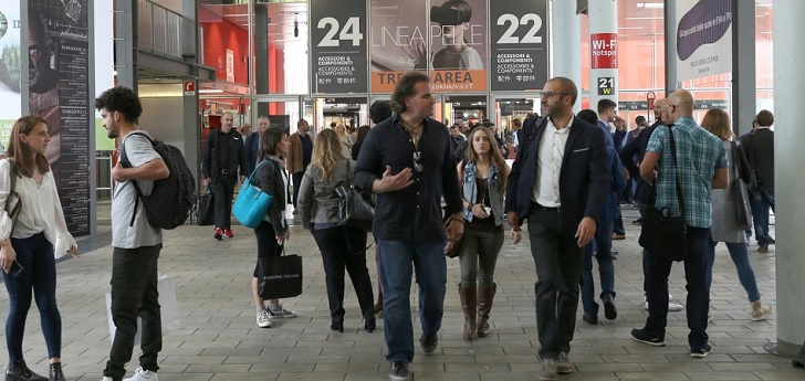 Lineapelle mantiene el pulso gracias a los visitantes extranjeros y crece un 1%