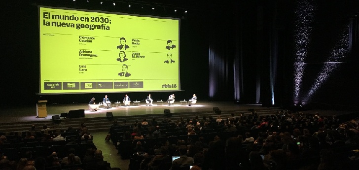 &iquest;C&oacute;mo es el consumidor de moda en 2020? Para responder a esta pregunta, los primeros espadas de las mayores compa&ntilde;&iacute;as del sector y los principales expertos de dentro y fuera de Espa&ntilde;a debatir&aacute;n el pr&oacute;ximo jueves en Barcelona Fashion Summit 2020, la mayor jornada del negocio de la moda de Espa&ntilde;a.   &iquest;Vas a ser el &uacute;nico que no est&eacute; all&iacute;? Hazte ya con tu entrada  La octava edici&oacute;n del encuentro tiene por t&iacute;tulo Objetivo Consumidor, y repasar&aacute; qui&eacute;n es, d&oacute;nde est&aacute; y c&oacute;mo hablarle al cliente de la moda en el futuro. Organizado anualmente por Modaes.es con el apoyo del Consorci de Comer&ccedil; Artesania i Moda de Catalunya (Ccam), el foro cuenta con el patrocinio de Adyen, Facebook, Lectra, Master Retail, Openbravo y Sedna Executive Search. Entre los participantes se encuentran la consejera delegada de Pepe Jeans, Marcella Wartenbergh; el primer ejecutivo de Bimba y Lola, Jos&eacute; Manuel Mart&iacute;nez Guti&eacute;rrez; o el responsable de aprovisionamiento y sostenibilidad de Oysho, Chisco Garc&iacute;a. Durante el evento se debatir&aacute; c&oacute;mo es el consumidor dentro y fuera de Espa&ntilde;a o c&oacute;mo hablar de t&uacute; a t&uacute; con los millennials. Para ello, estar&aacute;n tambi&eacute;n presentes Ignacio Sierra, director general corporativo de Tendam; Jordi Balsells, director de Asia, Am&eacute;rica y Europa para Desigual, o Javier Gala, responsable de Uno de 50.  Expertos y directivos debatir&aacute;n el jueves sobre c&oacute;mo es el consumidor de moda   En paralelo, Barcelona Fashion Summit contar&aacute; con la participaci&oacute;n de otros ejecutivos como Jorge Vidri, fundador de Pompeii; Roberto Heredia, impulsor de Muroexe, y R&eacute;mi Vernay, director general de Petit Bateau en Espa&ntilde;a.    Junto a los directivos del sector de la moda, participar&aacute;n, como en cada edici&oacute;n, analistas y expertos de otros sectores. Este a&ntilde;o, el evento contar&aacute; con la participaci&oacute;n de M&oacute;nica Moro, directora creativa de McCann; Josep Monserrat, de Kantar, y Antonio Gonzalo, de McKinsey. Barcelona Fashion Summit ha ido ganando dimensi&oacute;n con cada nueva convocatoria, pasando de los 300 profesionales que visitaron la primera edici&oacute;n a los m&aacute;s de 850 que acudieron a la &uacute;ltima cita.