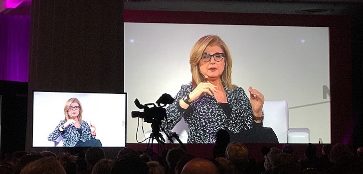 Arianna Huffington: &ldquo;Tu tel&eacute;fono es criptonita&rdquo;