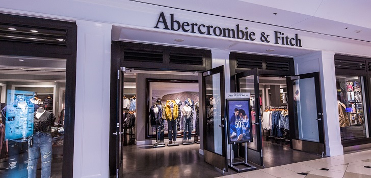 Tienda de Abercrombie Abercrombie&Fitch reduce sus pérdidas pero estanca sus ventas en el primer trimestre