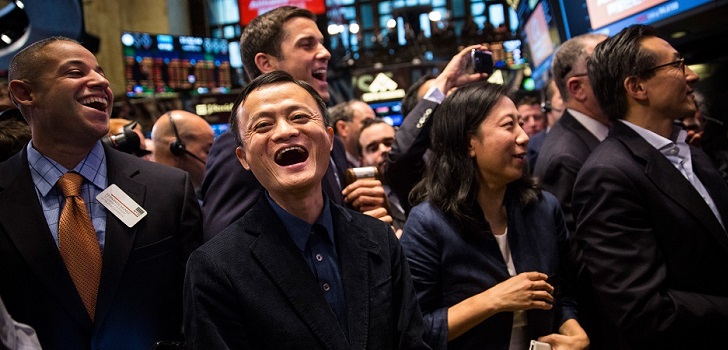 Alibaba estudia dar el salto a la bolsa de Hong Kong tras un debut récord en Nueva York