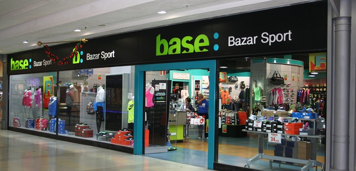 Base pone rumbo a las cincuenta tiendas en Canaria y abre en Tenerife