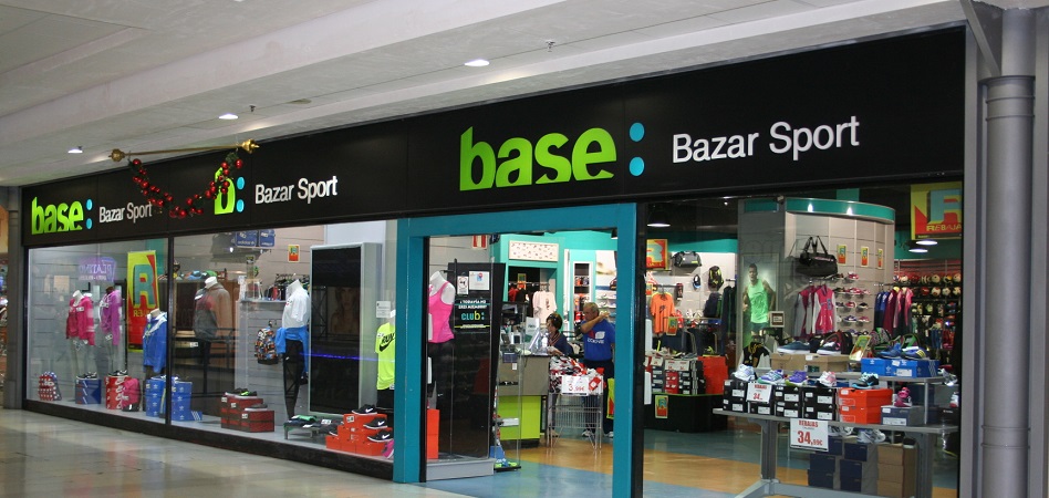Base pone rumbo a las cincuenta tiendas en Canarias y abre en Tenerife