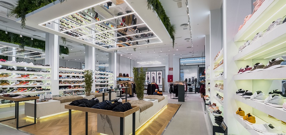 Tienda de Invain en Plaza Río 2, Madrid Décimas exprime el fenómeno ‘sneaker’ y abre la segunda tienda de Invain en España a las puertas de lanzar ecommerce