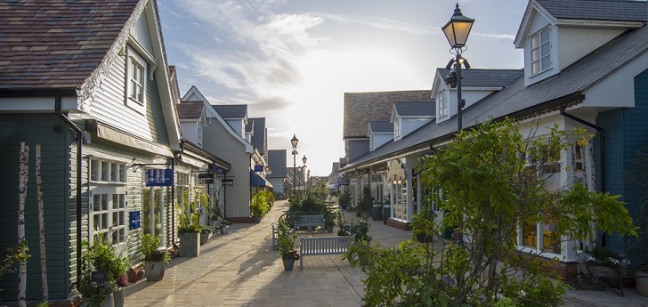 Delpozo entra en la meca del turismo de lujo: estrecha su alianza con Value Retail y abre en Bicester Village