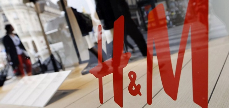 H&M pone fin al ‘usar y tirar’ y abre en su ‘flagship’ de París un taller para arreglar ropa