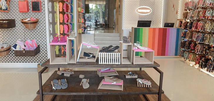 Tienda de Havainas en Barcelona Havaianas, a por el ‘sol y playa’: arranca su ofensiva en moda en España