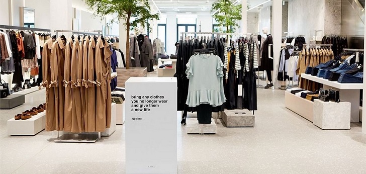 Caja para recoger ropa usada en una tienda de Zara Inditex lleva la sostenibilidad al consejo con comisión específica