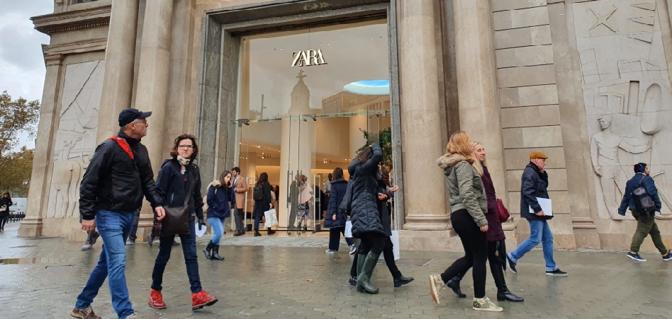 Zara, a la reconquista de su ‘feudo’: suma un 10% más de clientes en España y Primark pierde empuje