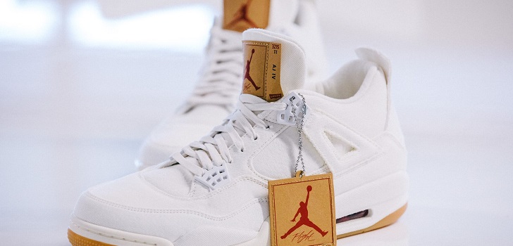 Las zapatillas Air Jordan IV en denim blanco Levi’s y Jordan, juntos de nuevo
