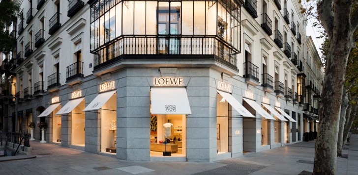 Resumen de la semana: de la salida del último español del comité de Loewe a la caída del 2,1% de las ventas de moda en España 
