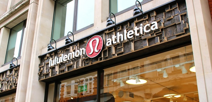 Imagen de una tienda de Lululemon de Londres. Lululemon eleva sus previsiones para 2019 y pone rumbo a los 4.000 millones de dólares