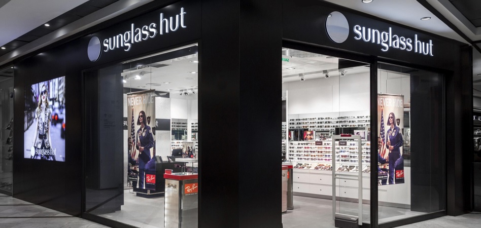 Luxottica ‘da gas’ a Sunglass Hut en Latinoamérica: medio centenar de aperturas