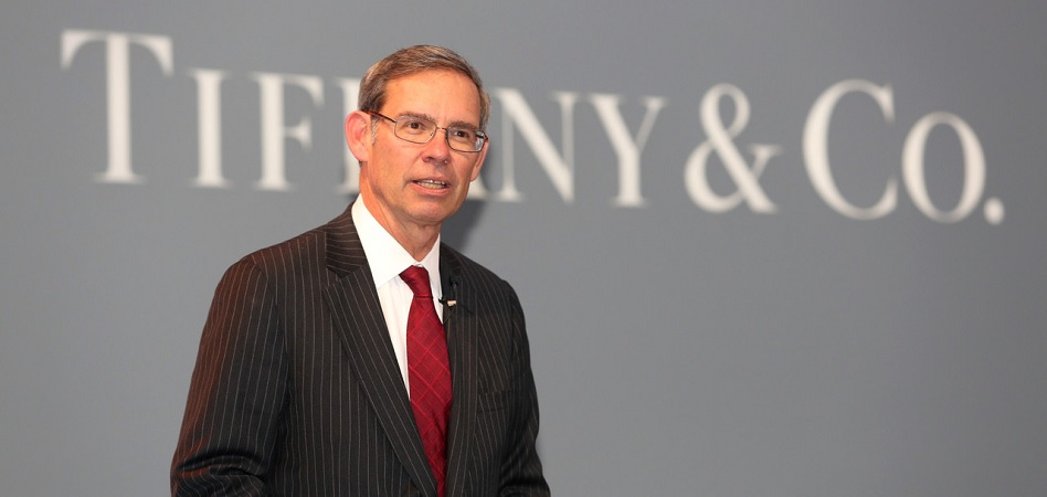 Tiffany recompone su consejo tras la salida del presidente