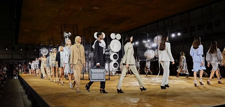 La moda vuelve a desfilar: Par&iacute;s y Londres comienzan la cuenta atr&aacute;s para una edici&oacute;n &lsquo;phygital&rsquo;