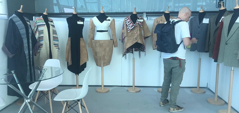 Uno de los stands de la Feria ubicados en el interior del aeropuerto de Oporto. Portugal, entre la debilidad de las ventas del retail y la esperanza de ‘rascar’ compras a China