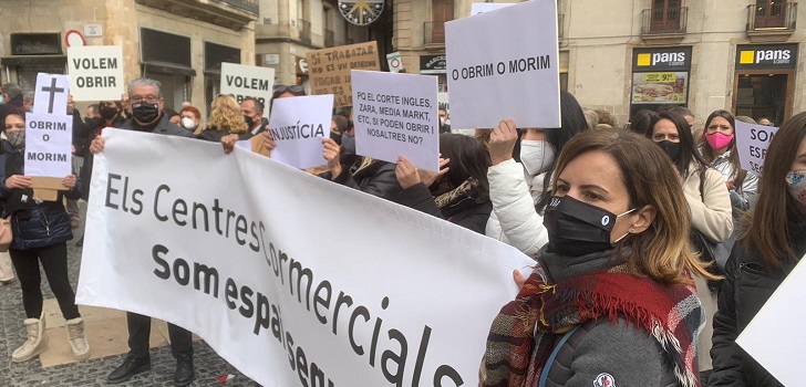 Los comercios en Cataluña exigen a la Generalitat la reapertura de centros comerciales