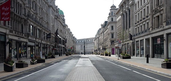 Las tiendas de moda en Gran Breta&ntilde;a disparan ventas un 17,5% en marzo