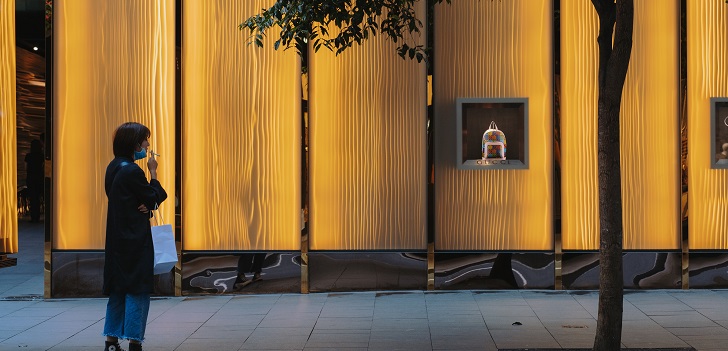 Escaparate de una tienda Los grandes retailers denuncian “desamparo” ante la normativa del alquiler del Gobierno