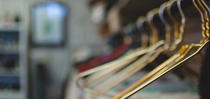Percha Indicador del Comercio de Moda: el turismo impulsa un 16,3% las ventas de moda en mayo