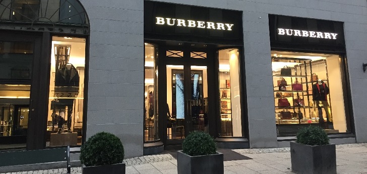Burberry reduce ventas un 31% hasta septiembre y recorta descuentos para recuperar rentabilidad