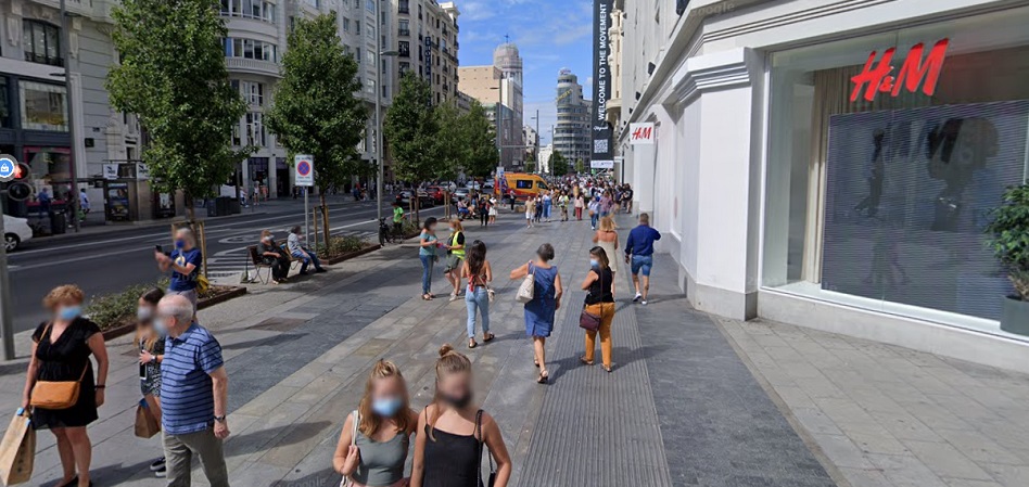 Uniqlo, a por otro &lsquo;flagship&rsquo; en Madrid: tantea a Axa para abrir en Gran V&iacute;a