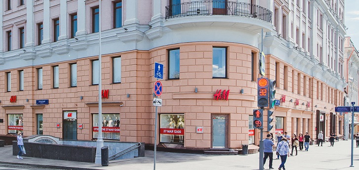 H&M suspende toda su actividad en Rusia 