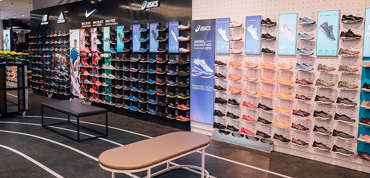 Interior de una tienda de Sports Direct Ofensiva del deporte británico en España: JD y Sports Direct suman 30 tiendas en plena pandemia