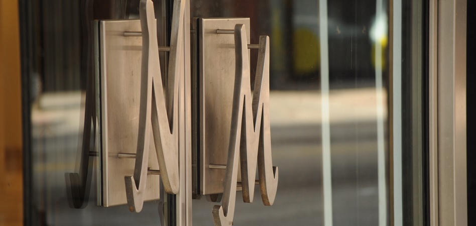 Fusiones a la vista: Mudrick recomienda a Neiman Marcus unirse con Saks